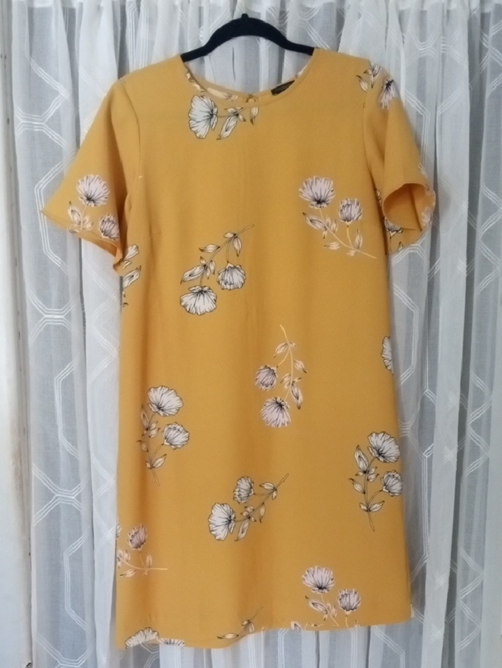 Ann Taylor Factory Mustard Yellow Dress w Bold White & Black Floral Print Size 8